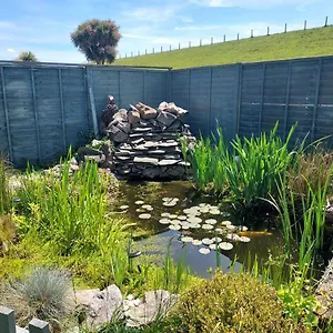 Beautiful Near Airport Holiday home Stanwell
