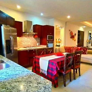 Studio Prime Location Zona Romantica Rooftop Pool & Jacuzzi Apartment